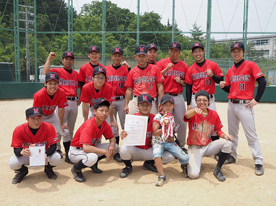 野球ユニフォーム 灼熱レッド 福知山マーベラス様 お客様の声と写真集 野球ユニフォーム オーダー Eugene